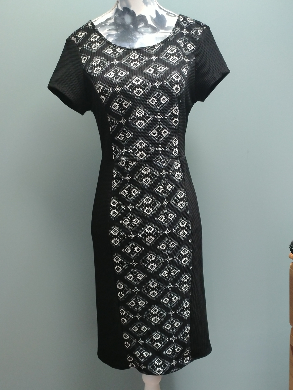 imPRESS Black and White Geometric Form-Fitting Dress, size S